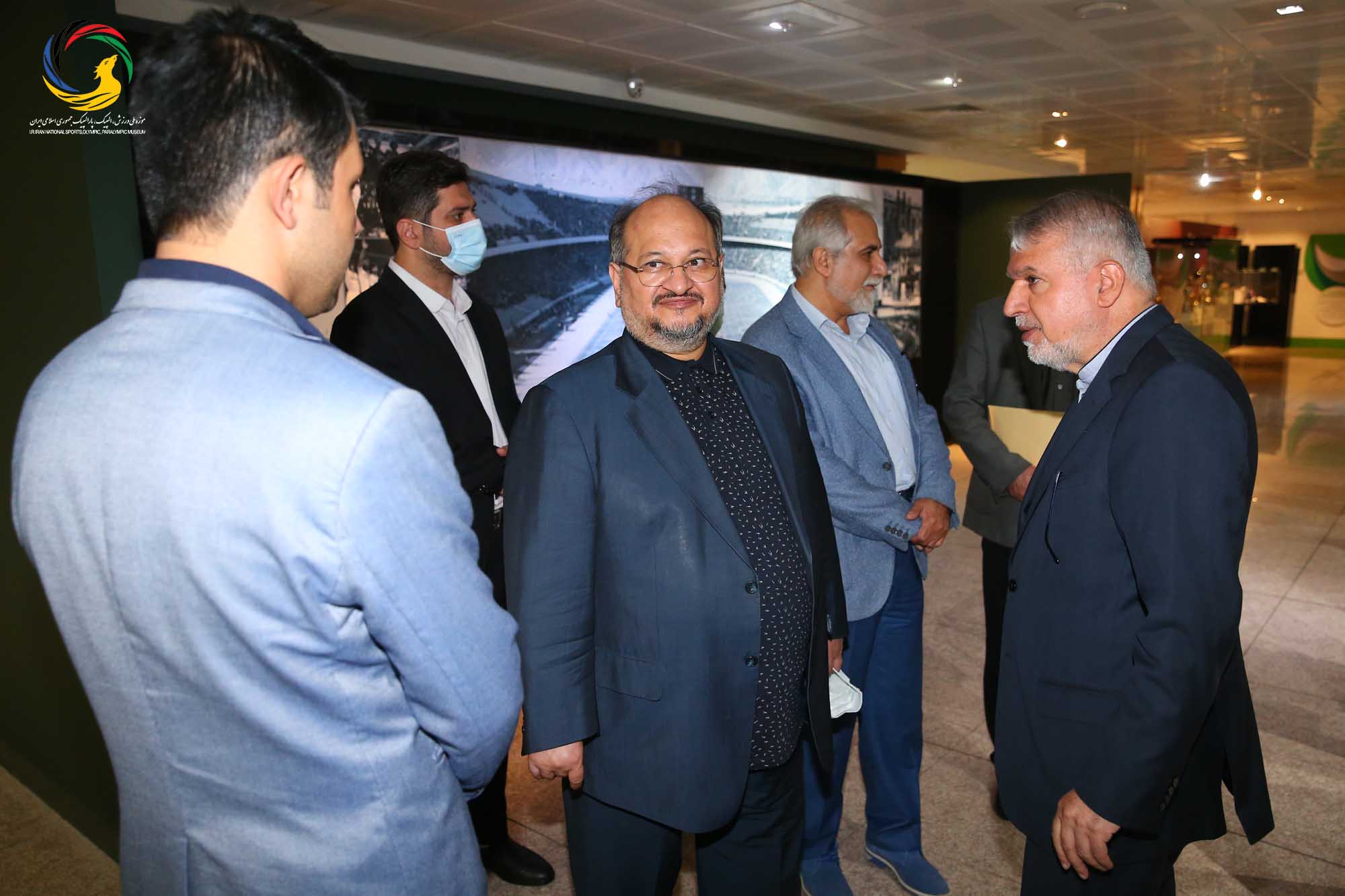 بازدید محمد شریعتمداری وزیر سابق تعاون، کار و رفاه اجتماعی از موزه ملی ورزش، المپیک، پارالمپیک