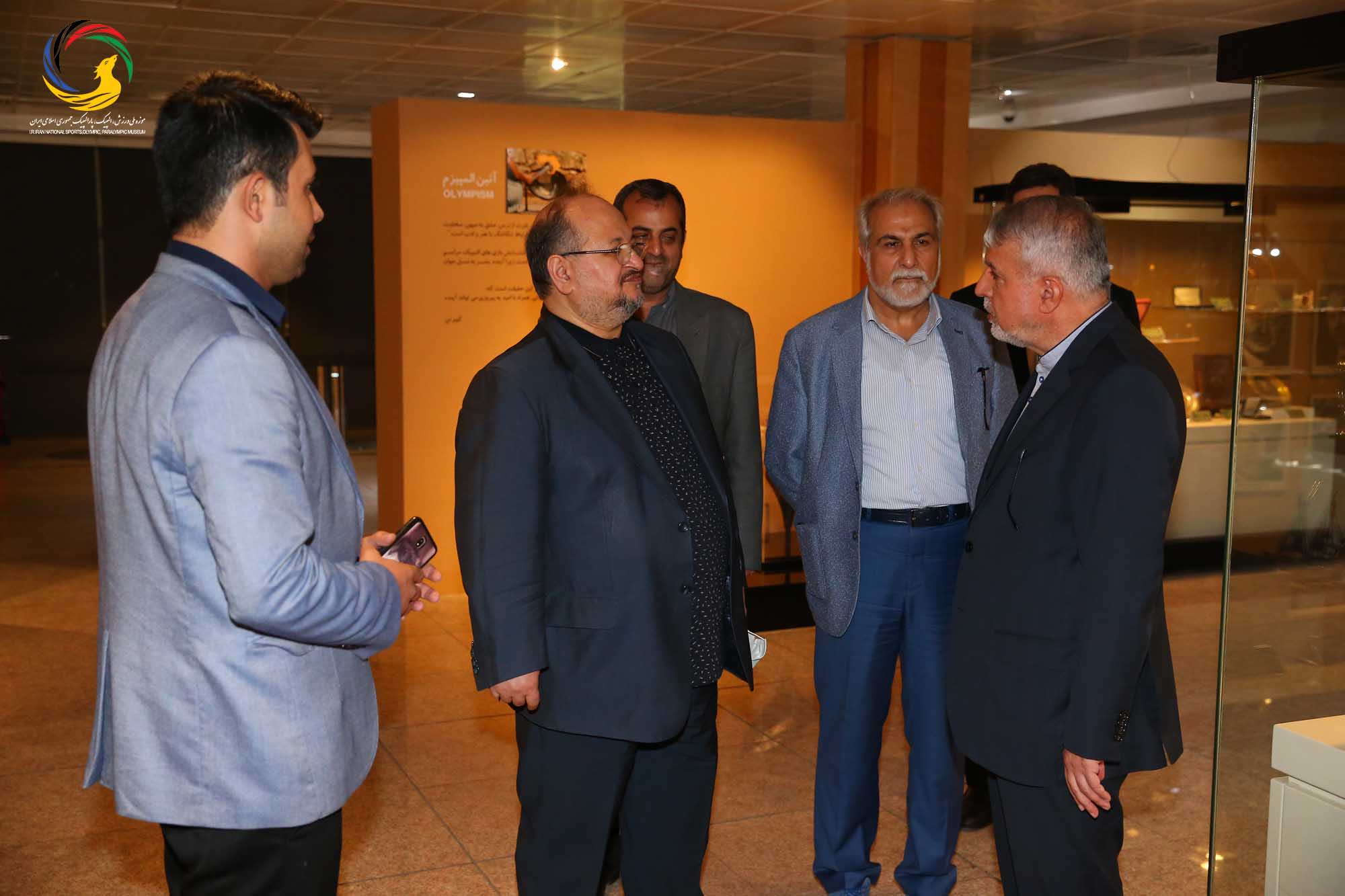 بازدید محمد شریعتمداری وزیر سابق تعاون، کار و رفاه اجتماعی از موزه ملی ورزش، المپیک، پارالمپیک