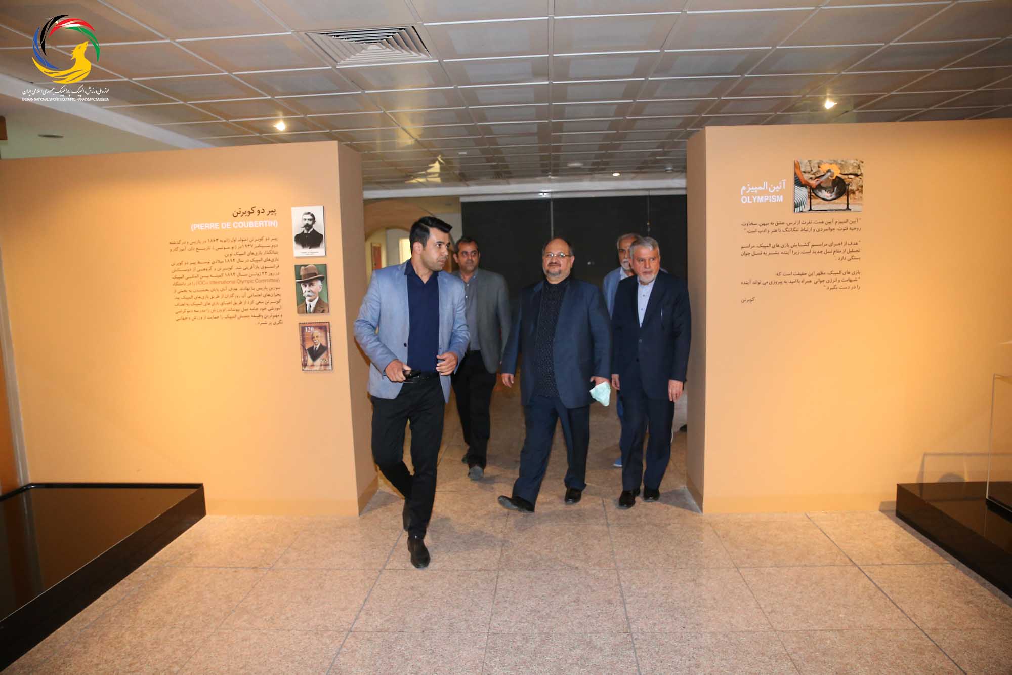 بازدید محمد شریعتمداری وزیر سابق تعاون، کار و رفاه اجتماعی از موزه ملی ورزش، المپیک، پارالمپیک