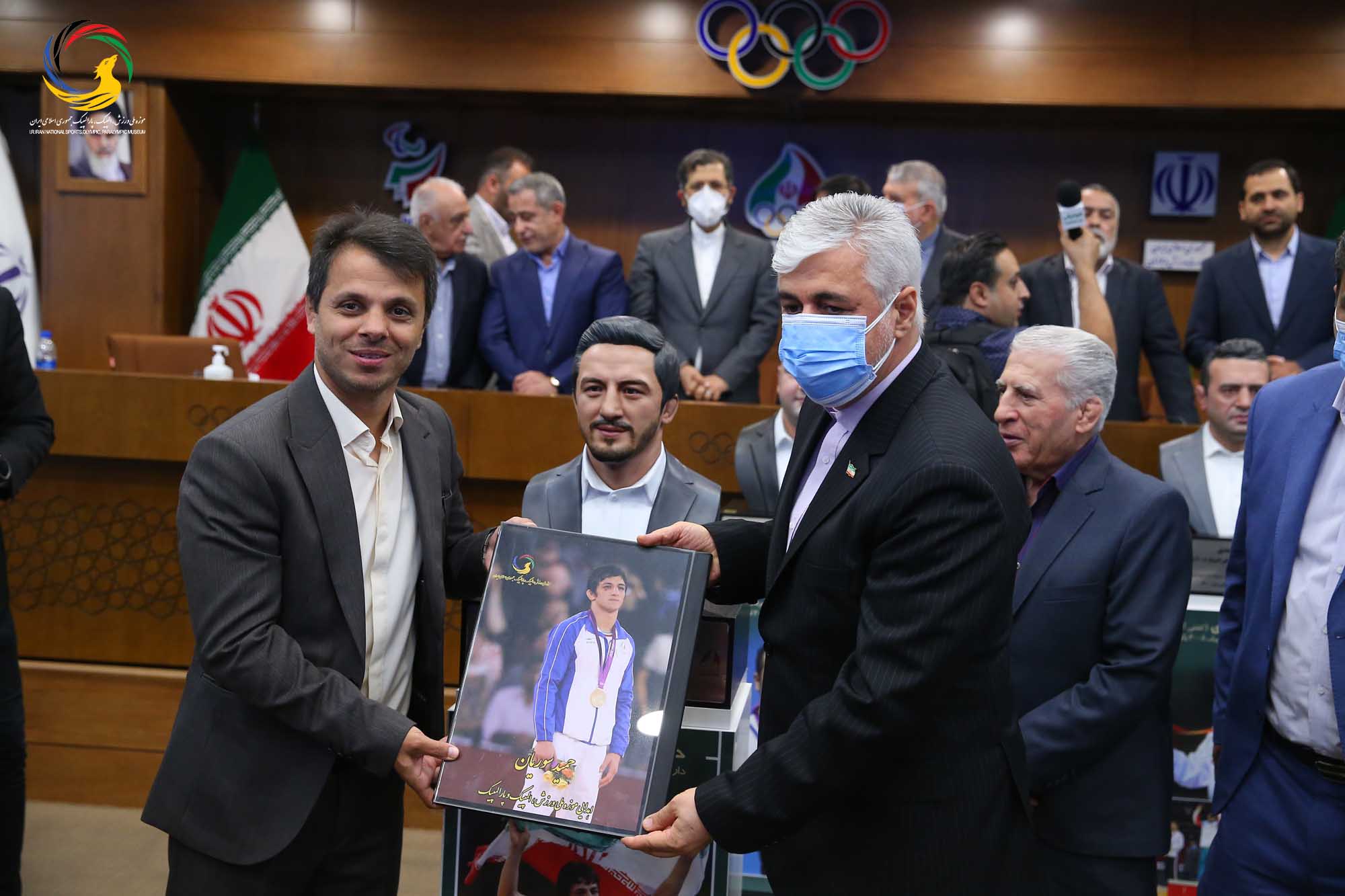 مراسم رونمایی از سردیس قهرمانان المپیک (علیرضا دبیر، یوسف کرمی، مراد محمدی، حمید سوریان و بهداد سلیمی)