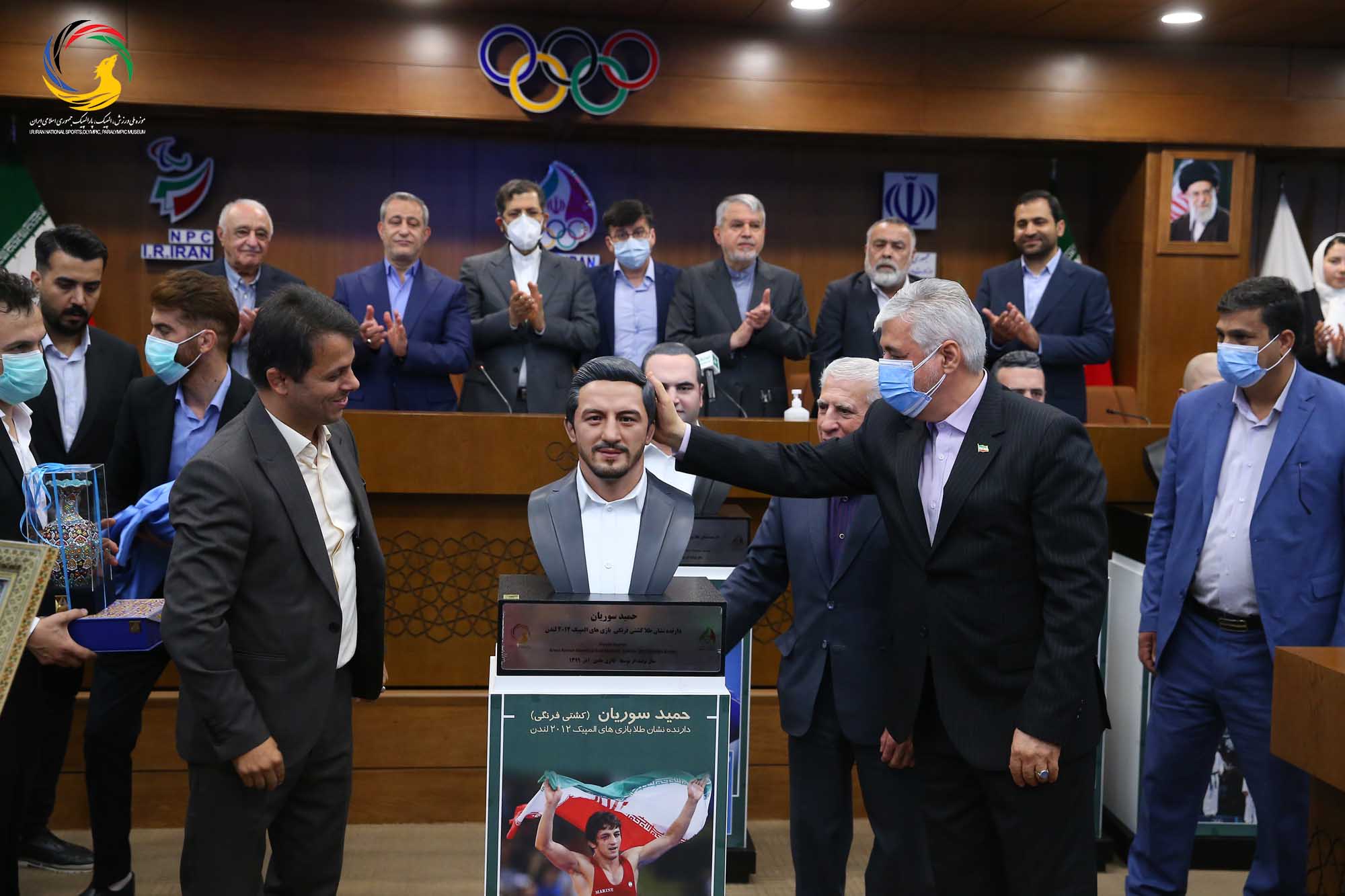 مراسم رونمایی از سردیس قهرمانان المپیک (علیرضا دبیر، یوسف کرمی، مراد محمدی، حمید سوریان و بهداد سلیمی)