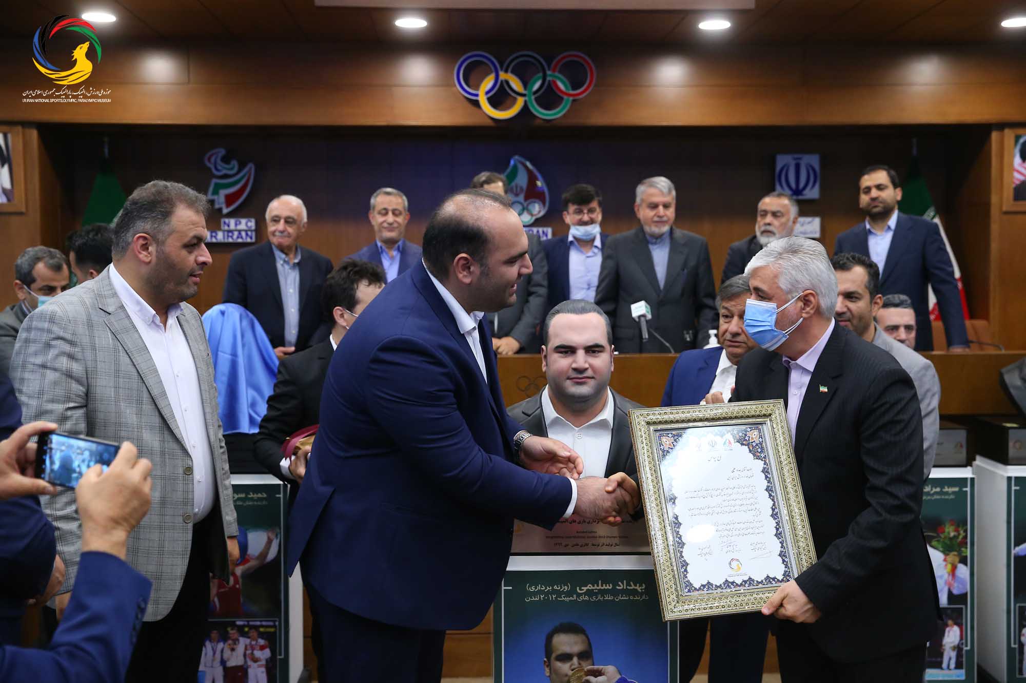 مراسم رونمایی از سردیس قهرمانان المپیک (علیرضا دبیر، یوسف کرمی، مراد محمدی، حمید سوریان و بهداد سلیمی)