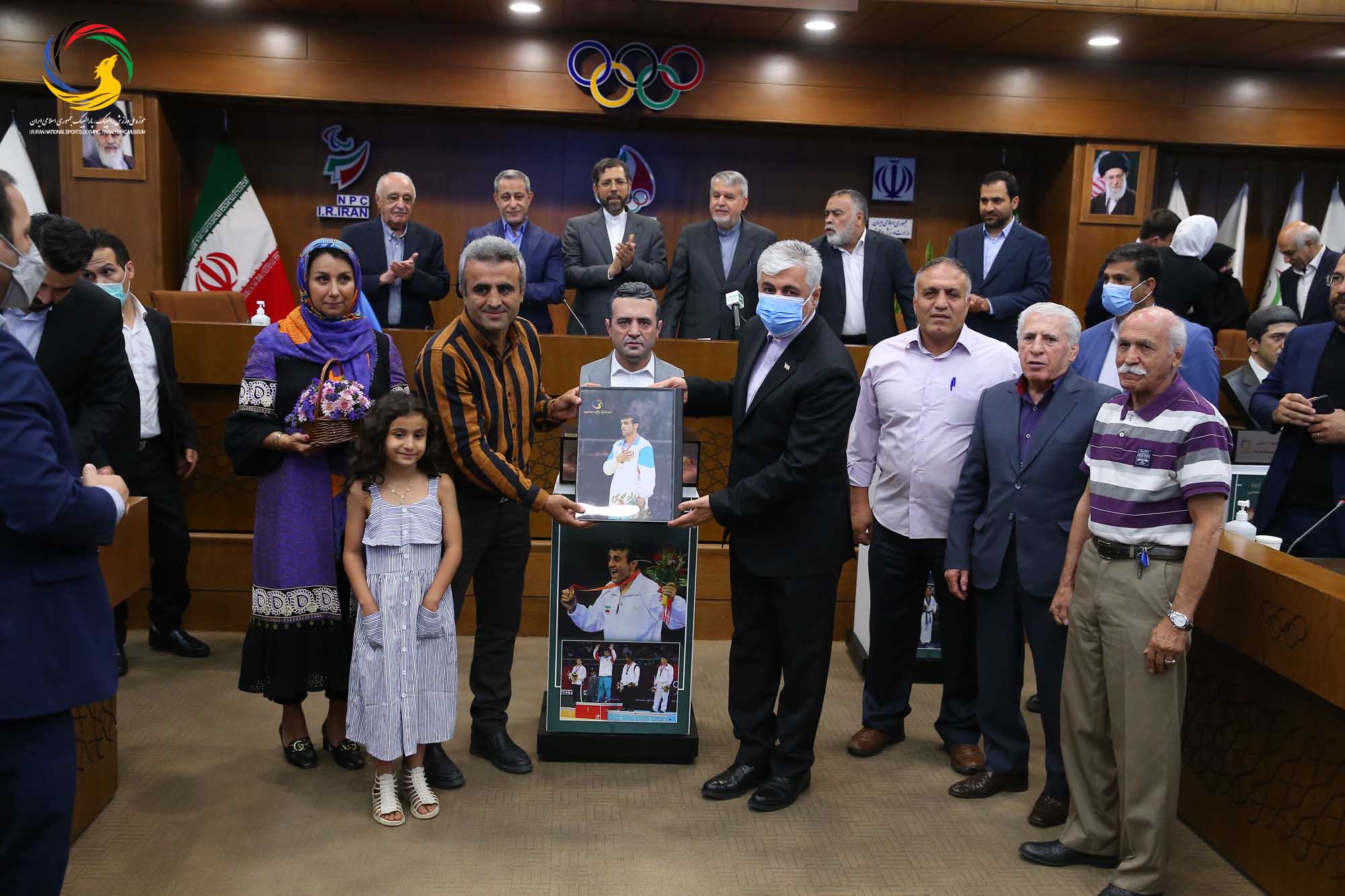 مراسم رونمایی از سردیس قهرمانان المپیک (علیرضا دبیر، یوسف کرمی، مراد محمدی، حمید سوریان و بهداد سلیمی)
