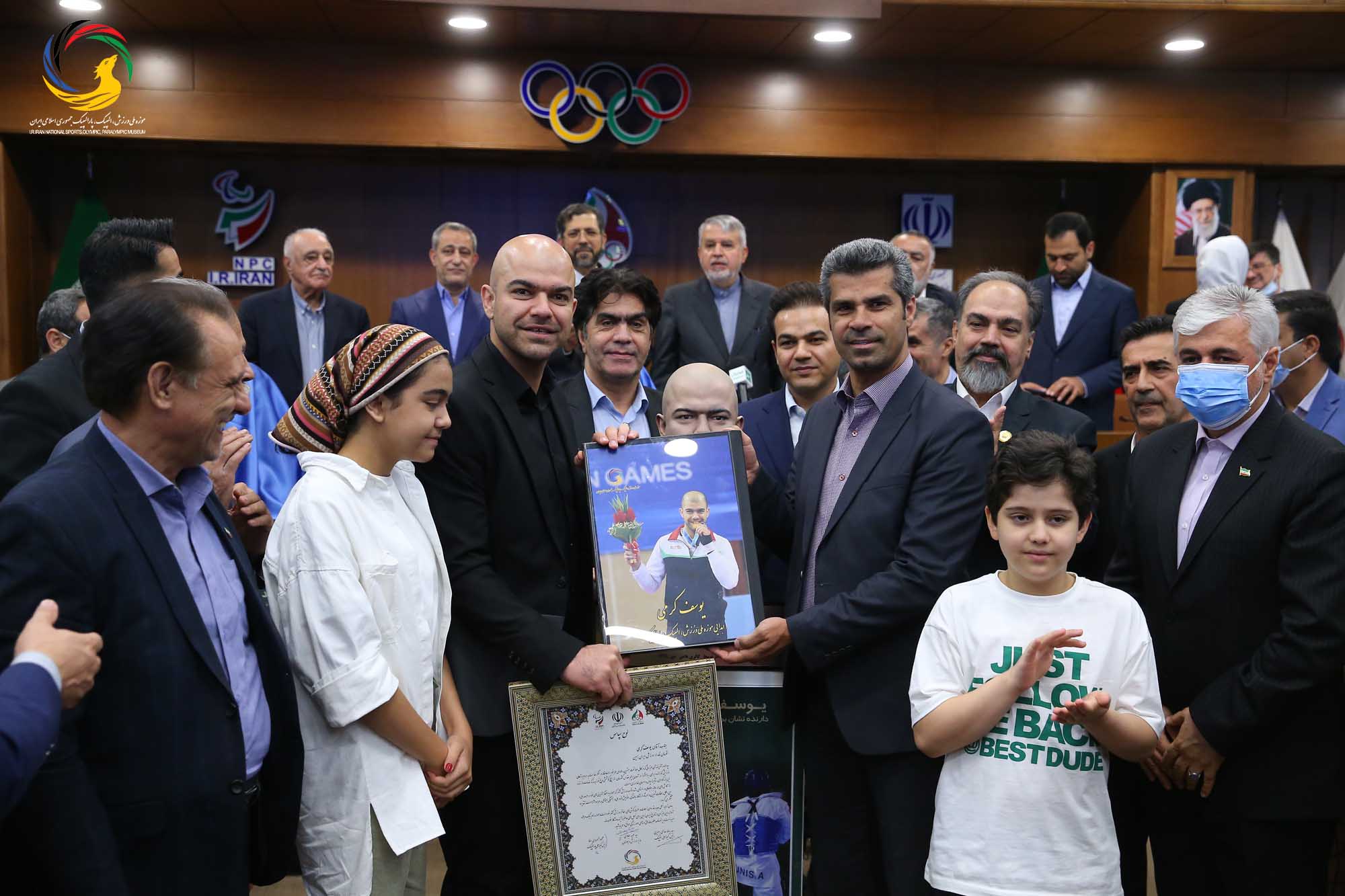 مراسم رونمایی از سردیس قهرمانان المپیک (علیرضا دبیر، یوسف کرمی، مراد محمدی، حمید سوریان و بهداد سلیمی)