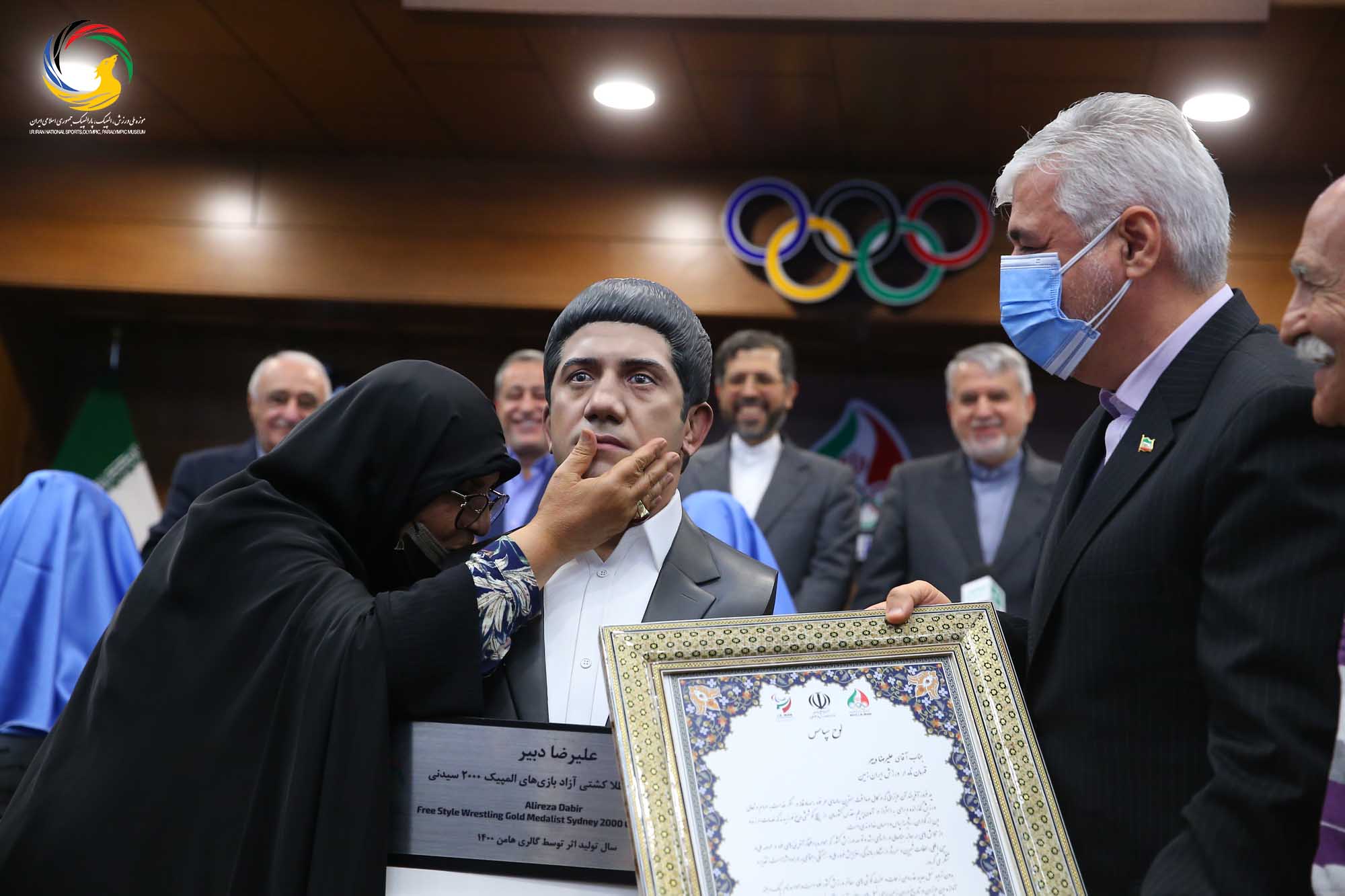 مراسم رونمایی از سردیس قهرمانان المپیک (علیرضا دبیر، یوسف کرمی، مراد محمدی، حمید سوریان و بهداد سلیمی)