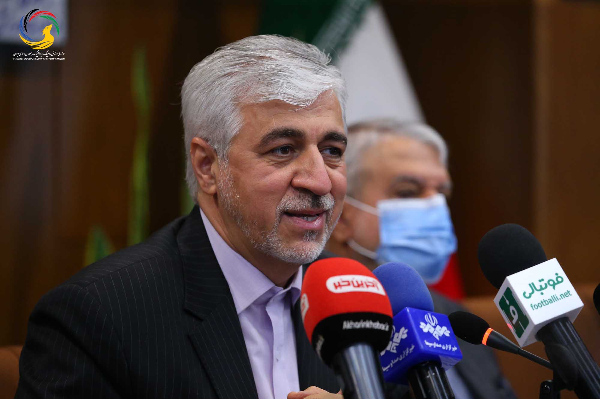 مراسم رونمایی از سردیس قهرمانان المپیک (علیرضا دبیر، یوسف کرمی، مراد محمدی، حمید سوریان و بهداد سلیمی)