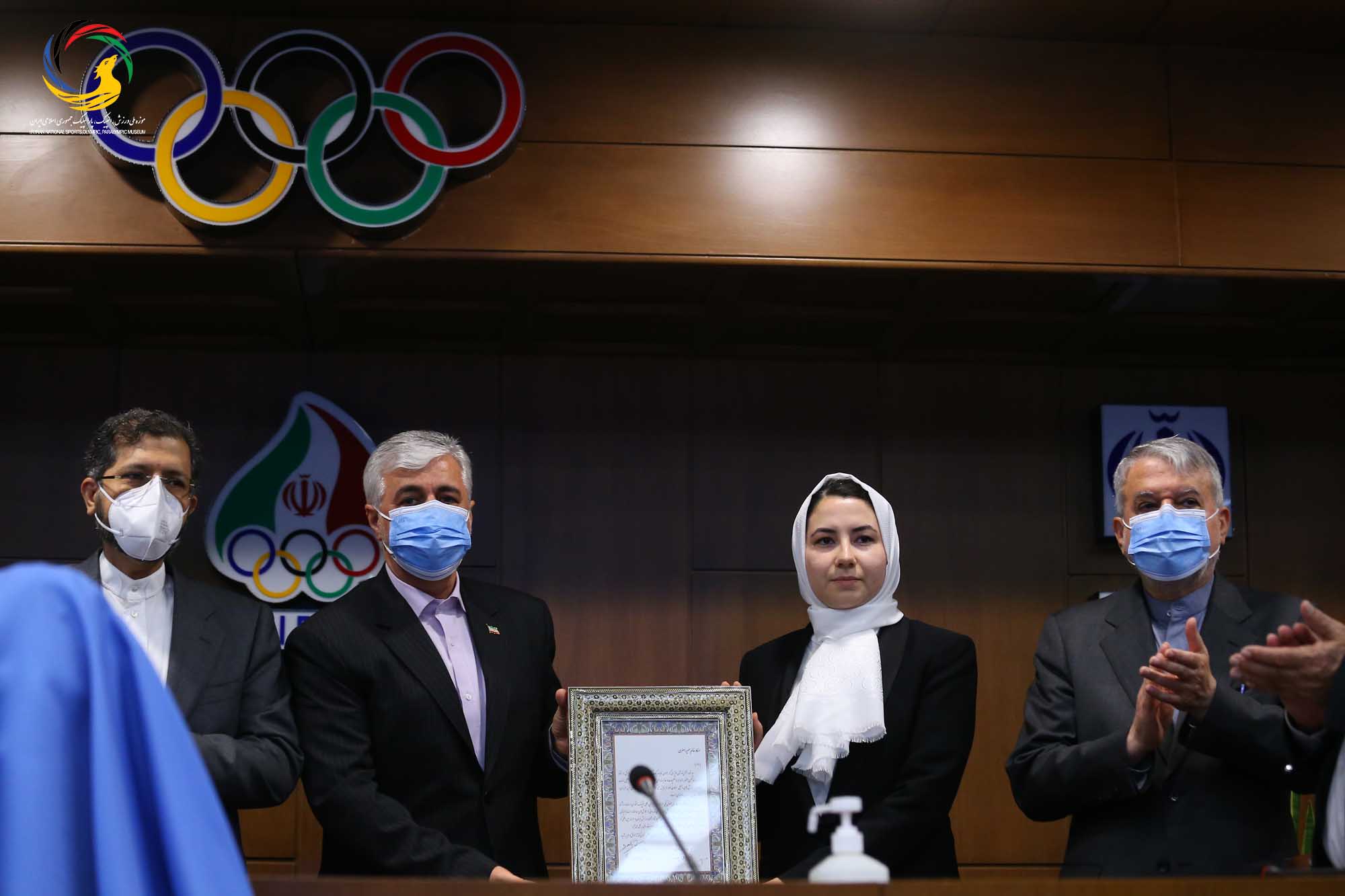 مراسم رونمایی از سردیس قهرمانان المپیک (علیرضا دبیر، یوسف کرمی، مراد محمدی، حمید سوریان و بهداد سلیمی)