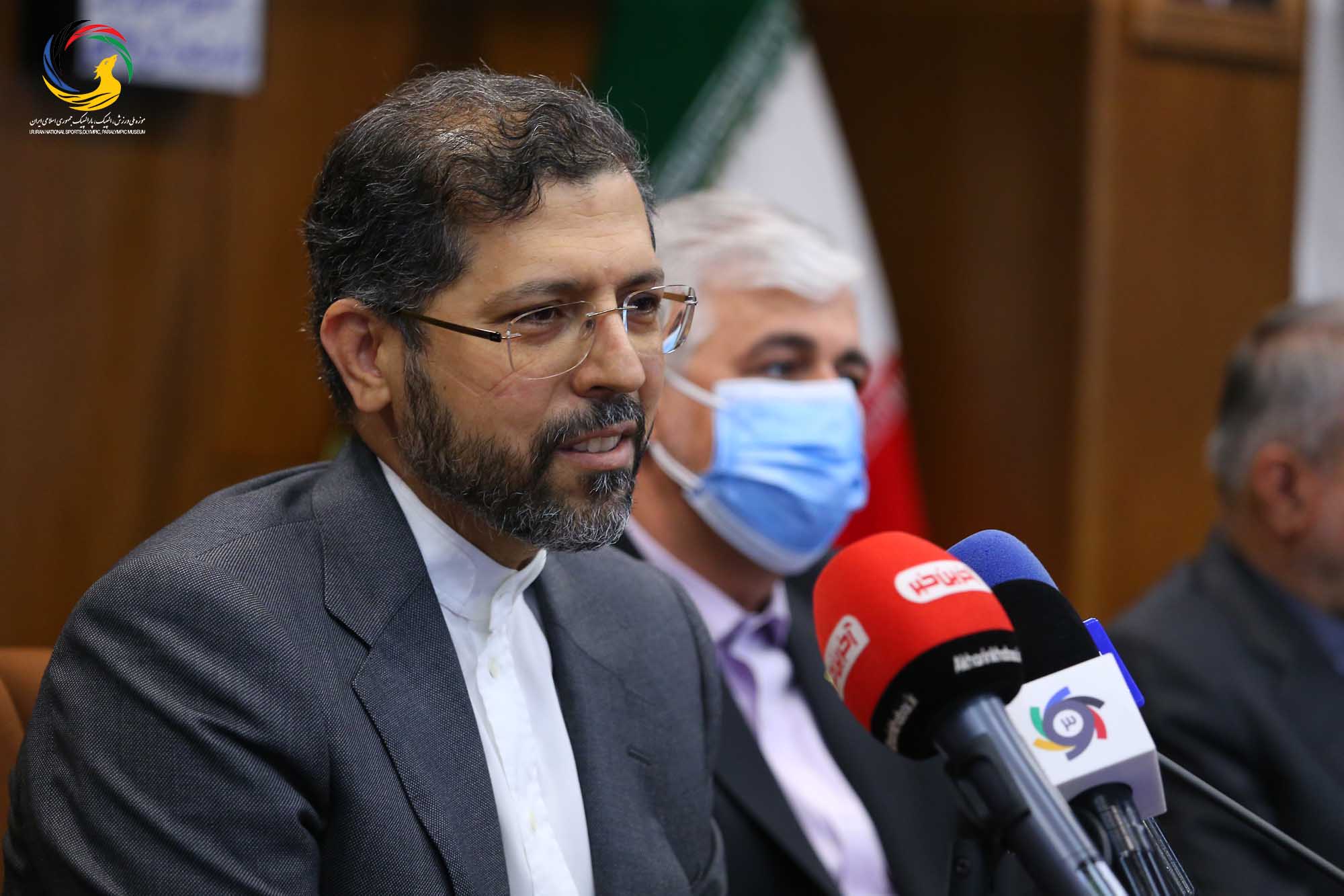 مراسم رونمایی از سردیس قهرمانان المپیک (علیرضا دبیر، یوسف کرمی، مراد محمدی، حمید سوریان و بهداد سلیمی)