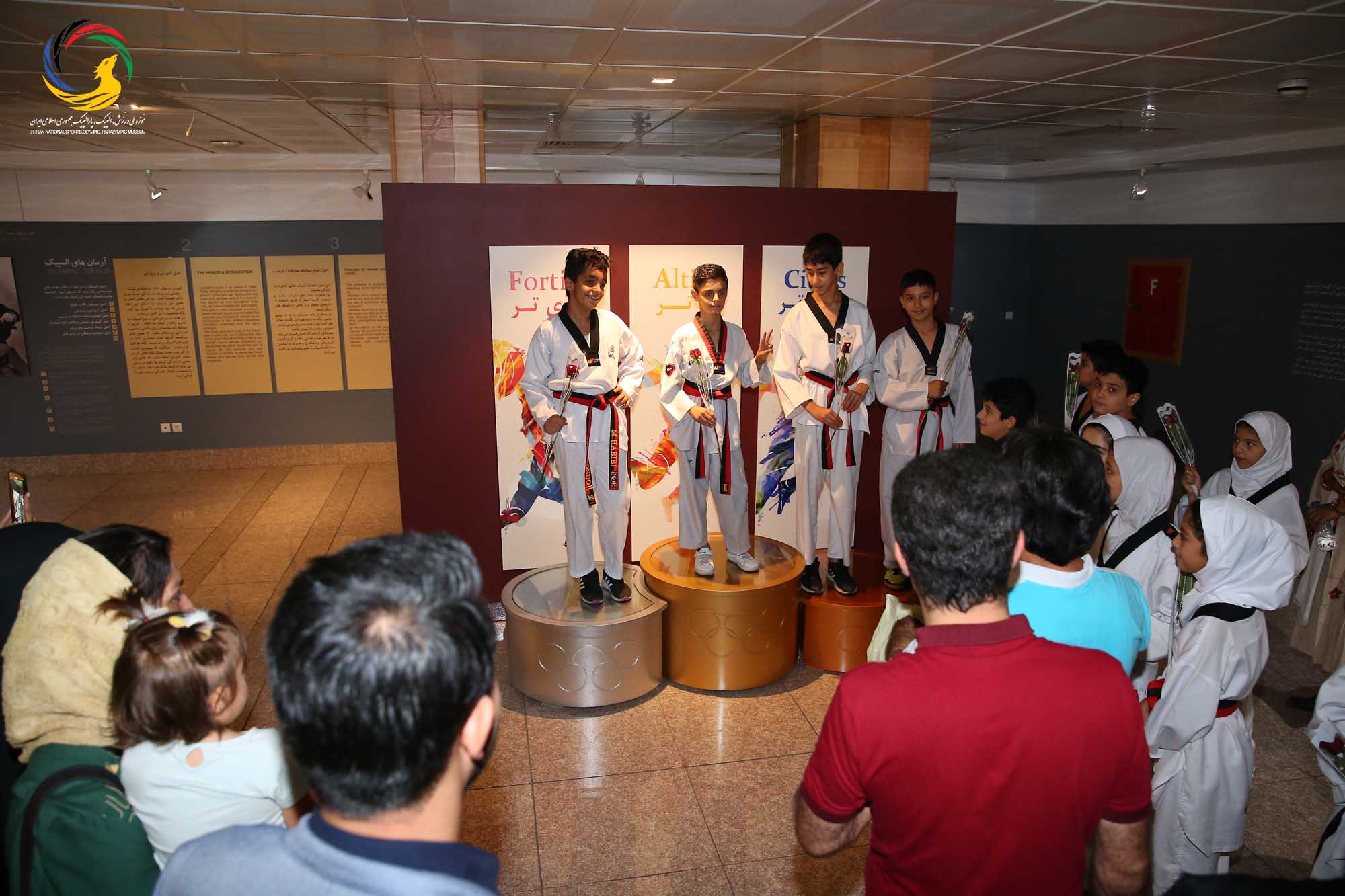 بازدید جمعی از مسئولین و تکواندوکاران استان تهران