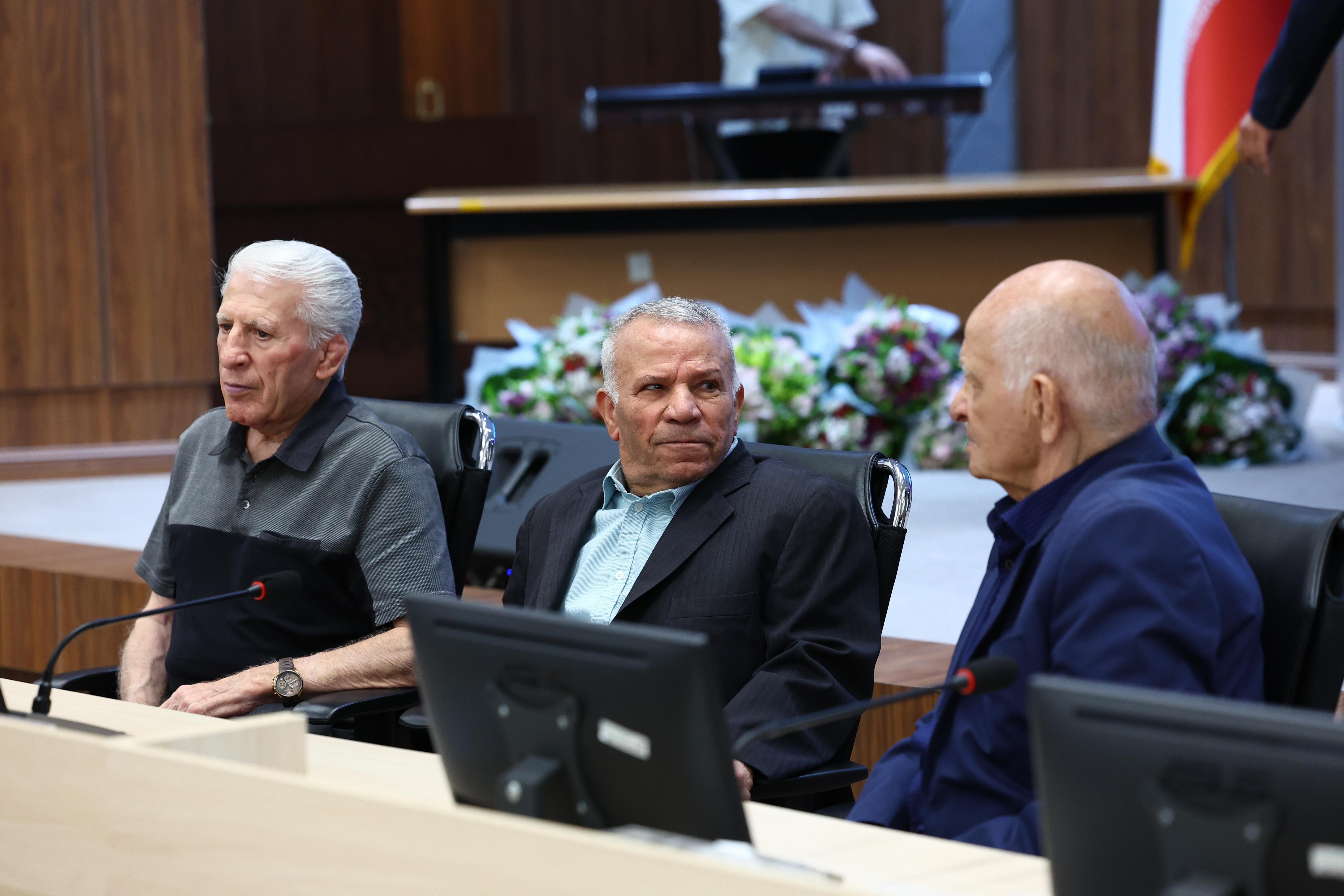 مراسم تولد مدال آوران ادوار المپیک، ماه های خرداد، تیر، مرداد با حضور رئیس کمیته کار با جوانان و ورزش جمهوری تاجیکستان و مسئولان کمیته ملی المپیک