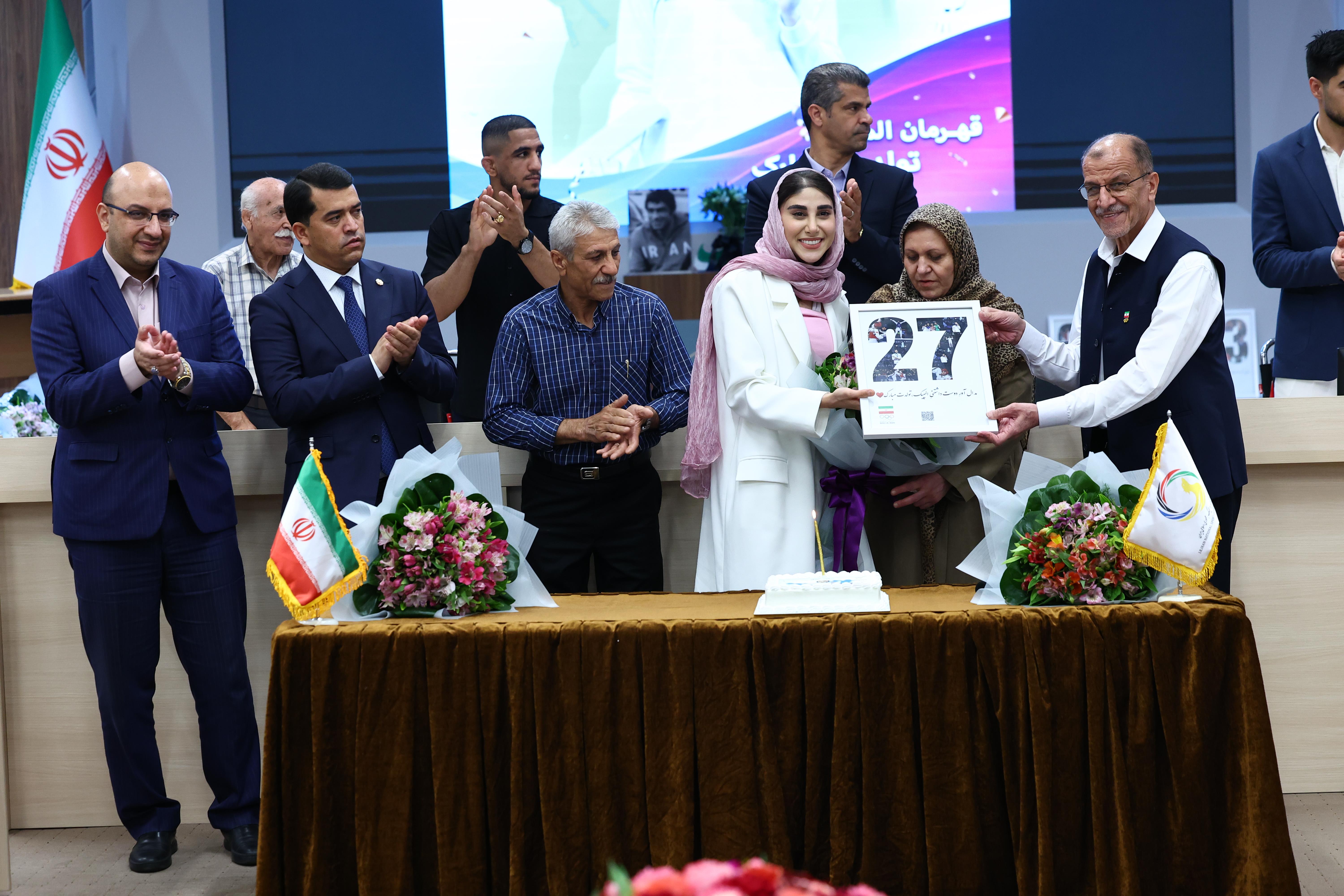 مراسم تولد مدال آوران ادوار المپیک، ماه های خرداد، تیر، مرداد با حضور رئیس کمیته کار با جوانان و ورزش جمهوری تاجیکستان و مسئولان کمیته ملی المپیک