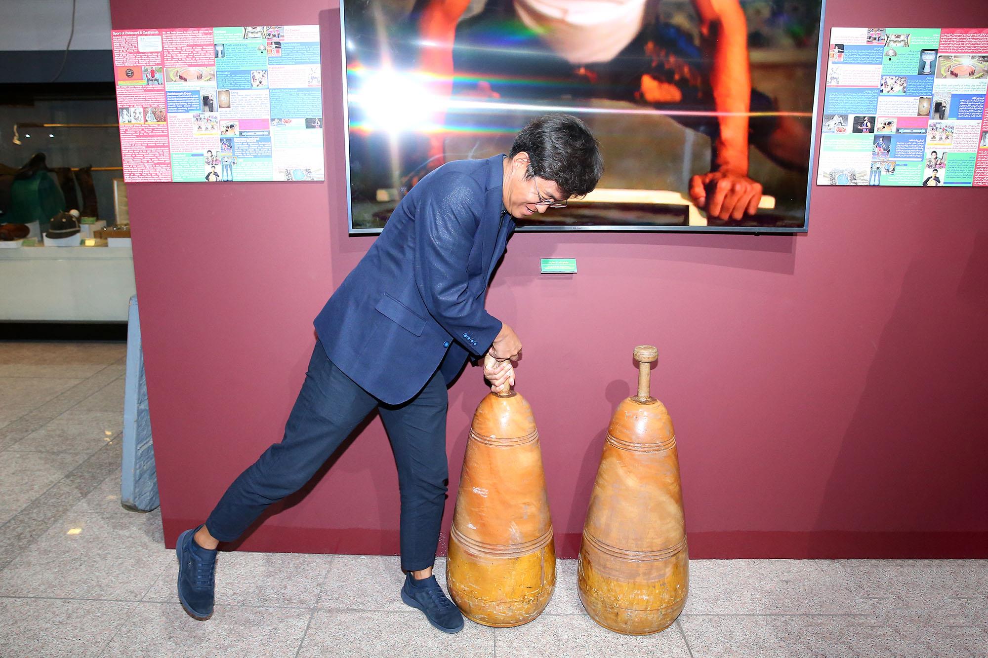 بازدید مدیر رسانه و پخش شورای المپیک آسیا از موزه ورزش